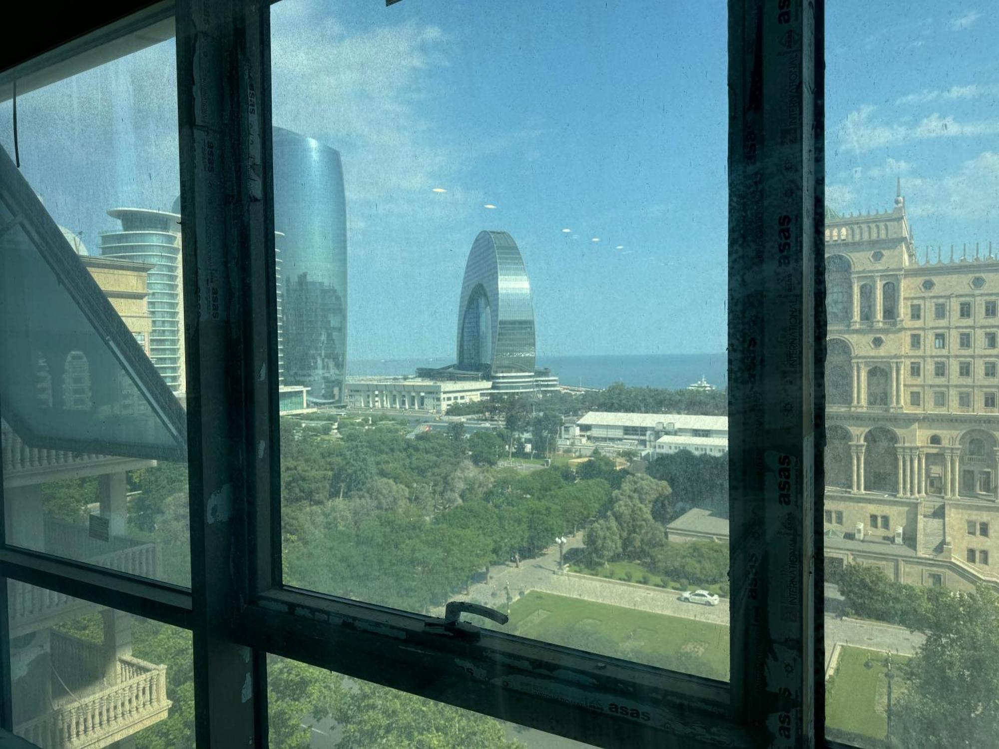 Apartment Formula 1 View In Center